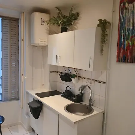 Proche Centre Et Metro Lägenhet Paris